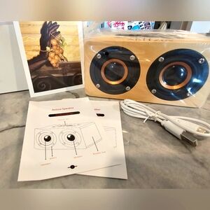 Aritzia Bluetooth Speaker, Wood Grain, Never opened